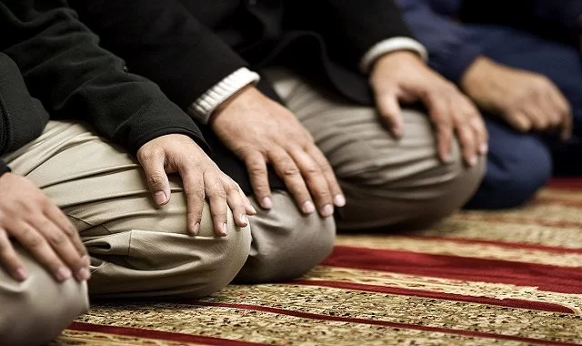 namaz-sjedeci-640 Klanjanje namaza sjedeci i lezeci