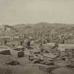 05_pejzaz_mekke_sa_pogledom_na_hamidijju_vladinu_zgradu_i_stampariju