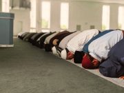 Kako možeš biti zadovoljan ostavljanjem sabah namaza u džematu, kada… namaz sedzda prvi saff
