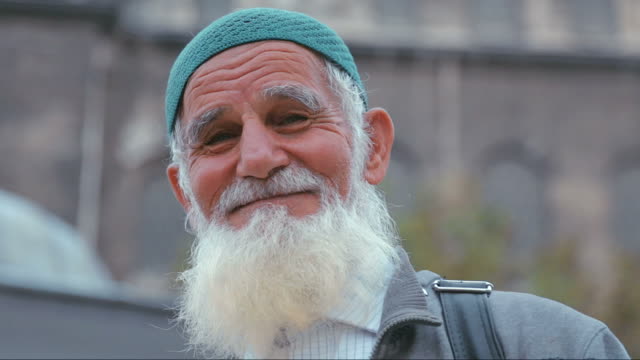 Portret muslimana sa bradom