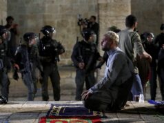 Čifutski vojnici skrnave Al Aksa džamiju u Kudsu (Jerusalemu)