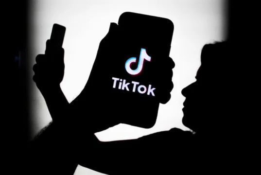 Izgubljeni u algoritmu: Kako TikTok utiče na mentalno zdravlje tinejdžera