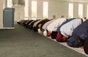 namaz sedzda prvi saff